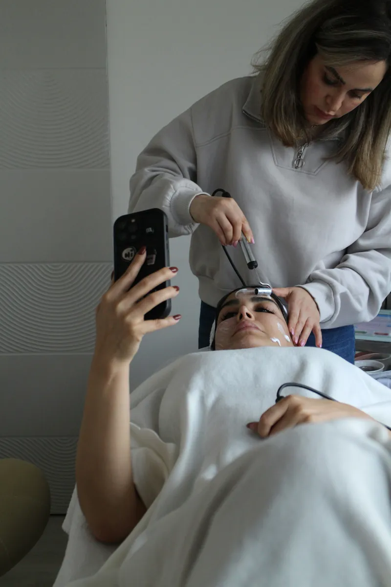 Client booking and documenting a beauty appointment